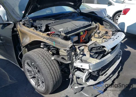 2024 Tesla Model Y Long Range Dual Motor All-Wheel Drive/Rwd z USA, uszkodzony, nr VIN 7SAYGDED2RF127531